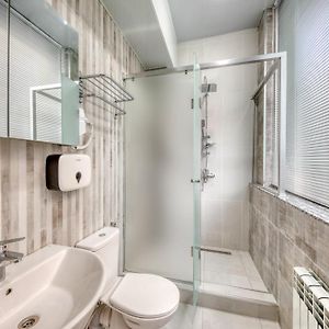 Family Room Private Bathroom
